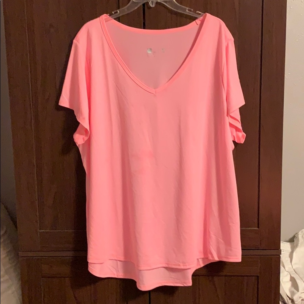 Ladies short sleeve top.